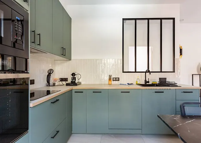 - 3 ,rue Pasteur - 3p