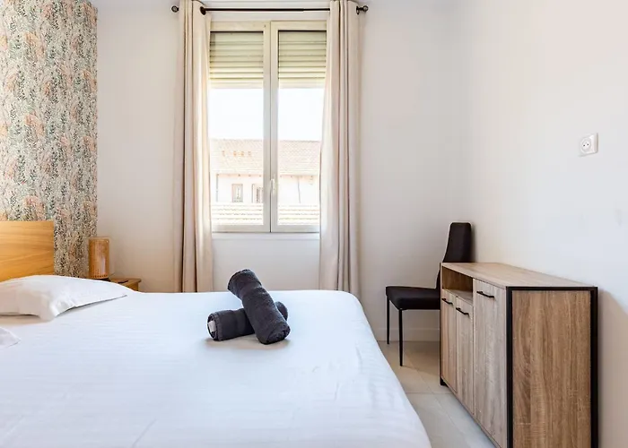 - 3 ,rue Pasteur - 3p *