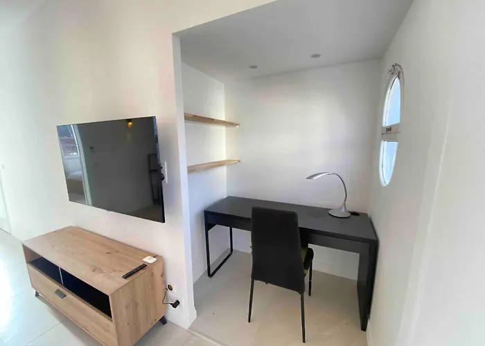 - 3 ,rue Pasteur - 3p