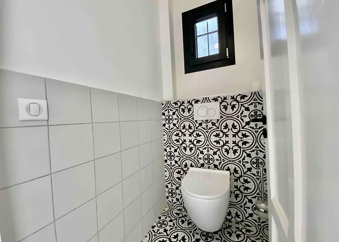 - 3 ,rue Pasteur - 3p *