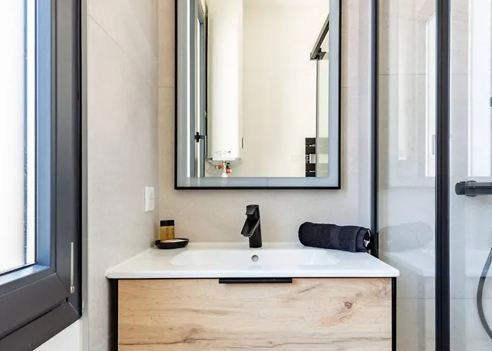 - 3 ,rue Pasteur - 3p * Cagnes-sur-Mer